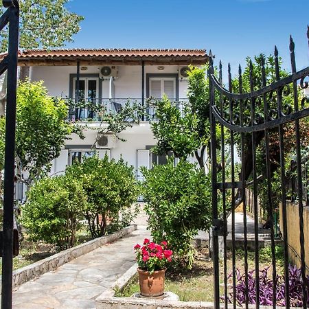 Irini Apartments And Studios Agios Gordios  Exterior photo