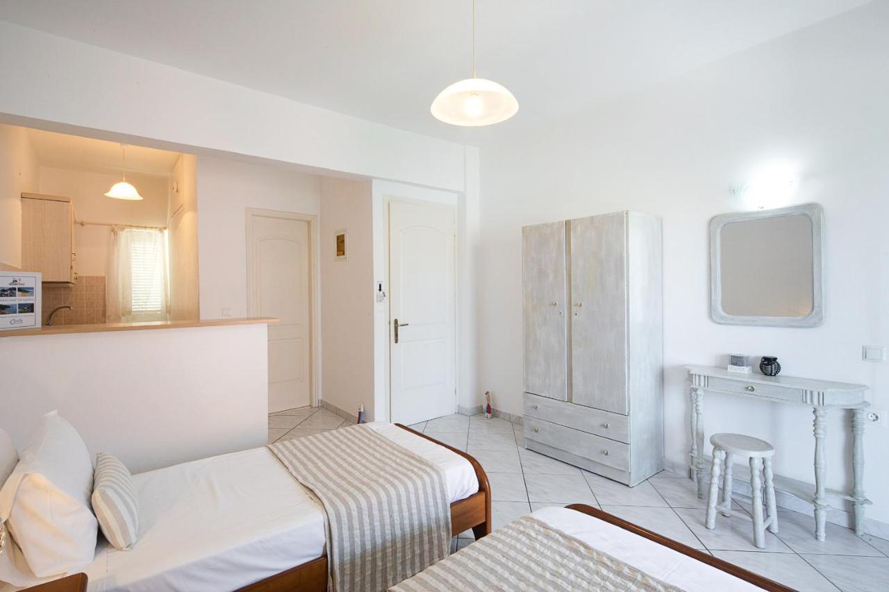 Irini Apartments And Studios Agios Gordios  Exterior photo