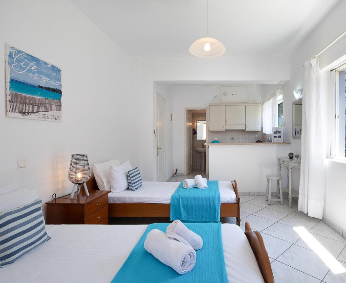 Irini Apartments And Studios Agios Gordios  Exterior photo